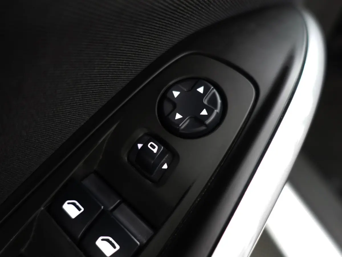 1.2 Turbo Business Executive- Carplay, Lane Assist, Park Assist, Navi, Cruise, Clima, Comfort Interieur