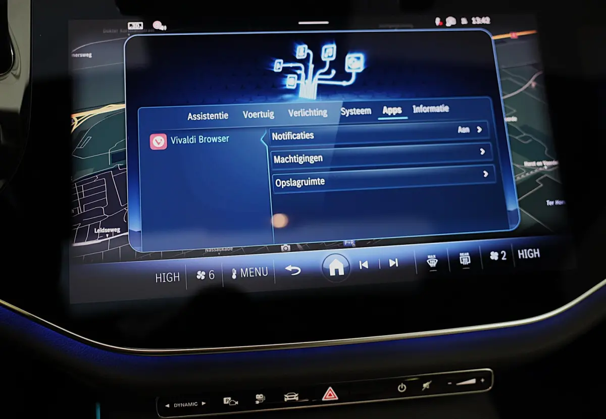 300 e AMG 53 Look / HYPERSCREEN / Massage / Burmester 4D / Head Up / 360 Camera / Acc / Open Pano / 20 Inch