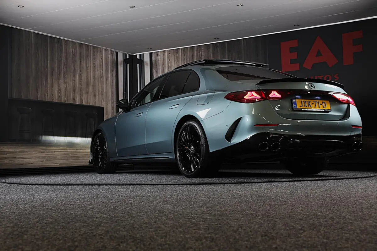 300 e AMG 53 Look / HYPERSCREEN / Massage / Burmester 4D / Head Up / 360 Camera / Acc / Open Pano / 20 Inch