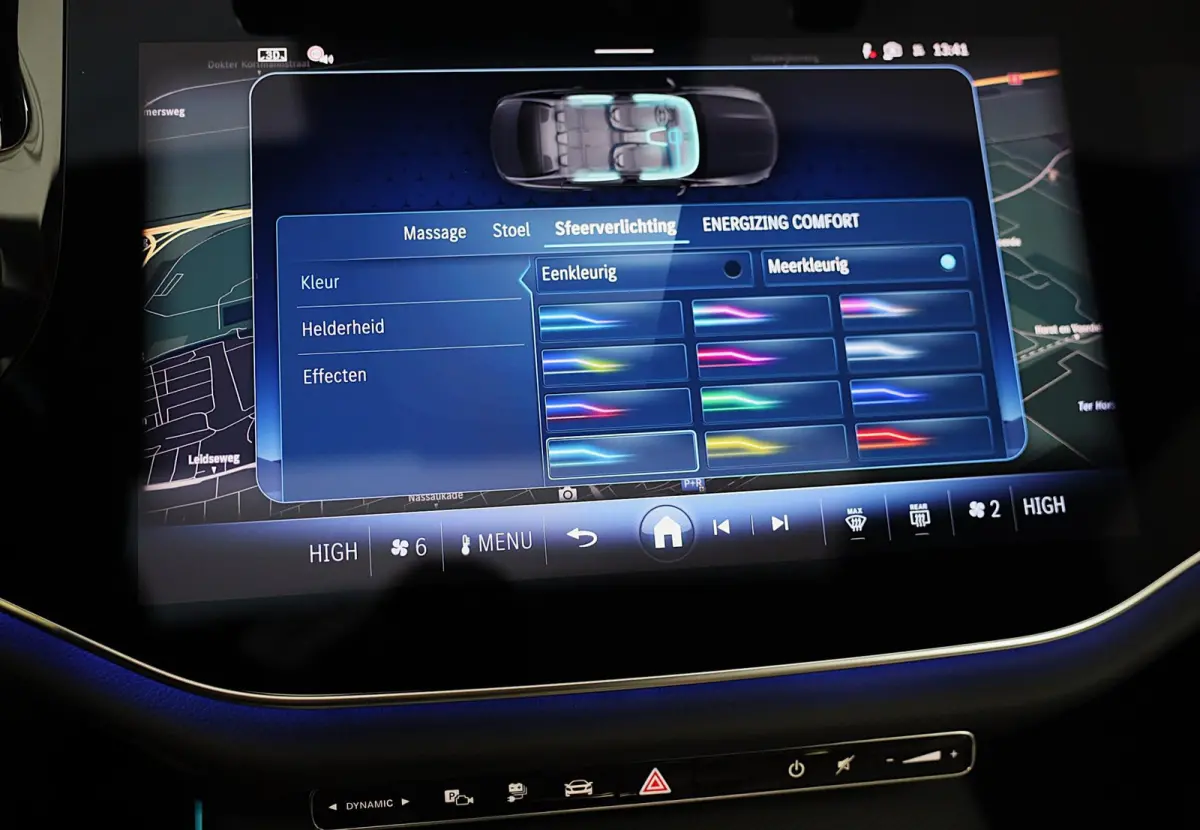 300 e AMG 53 Look / HYPERSCREEN / Massage / Burmester 4D / Head Up / 360 Camera / Acc / Open Pano / 20 Inch