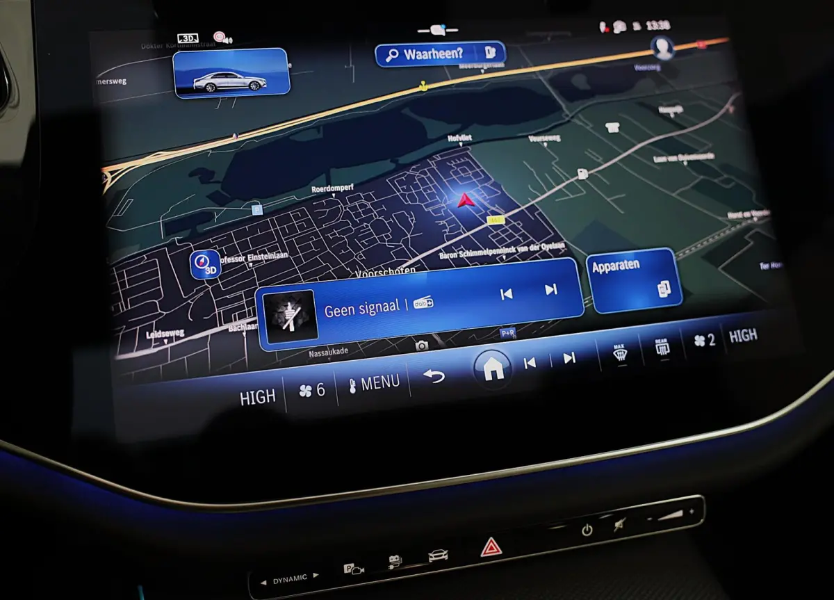 300 e AMG 53 Look / HYPERSCREEN / Massage / Burmester 4D / Head Up / 360 Camera / Acc / Open Pano / 20 Inch