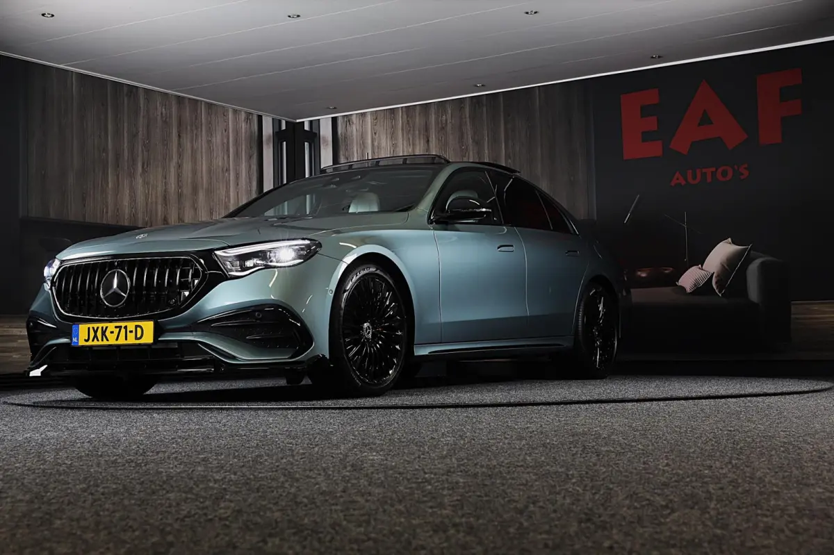 300 e AMG 53 Look / HYPERSCREEN / Massage / Burmester 4D / Head Up / 360 Camera / Acc / Open Pano / 20 Inch