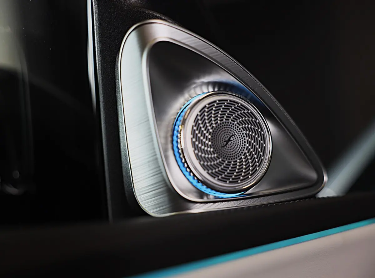 300 e AMG 53 Look / HYPERSCREEN / Massage / Burmester 4D / Head Up / 360 Camera / Acc / Open Pano / 20 Inch