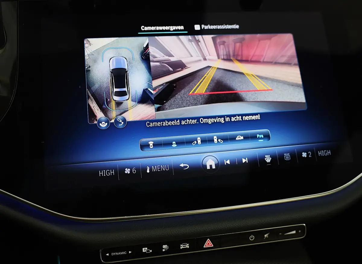 300 e AMG 53 Look / HYPERSCREEN / Massage / Burmester 4D / Head Up / 360 Camera / Acc / Open Pano / 20 Inch