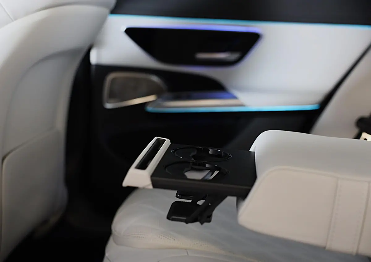 300 e AMG 53 Look / HYPERSCREEN / Massage / Burmester 4D / Head Up / 360 Camera / Acc / Open Pano / 20 Inch
