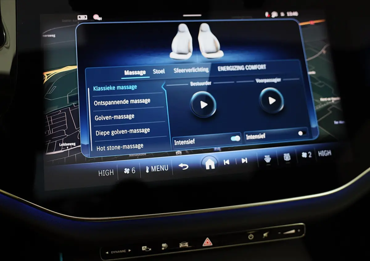 300 e AMG 53 Look / HYPERSCREEN / Massage / Burmester 4D / Head Up / 360 Camera / Acc / Open Pano / 20 Inch