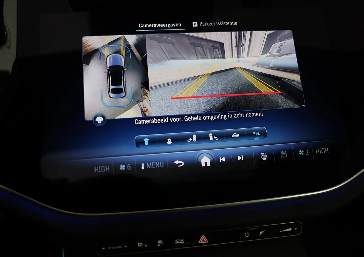 300 e AMG 53 Look / HYPERSCREEN / Massage / Burmester 4D / Head Up / 360 Camera / Acc / Open Pano / 20 Inch