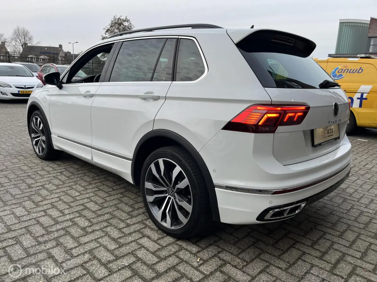 1.4 TSI eHybrid R-Line LED*PANO-DAK*TREKHAAK*