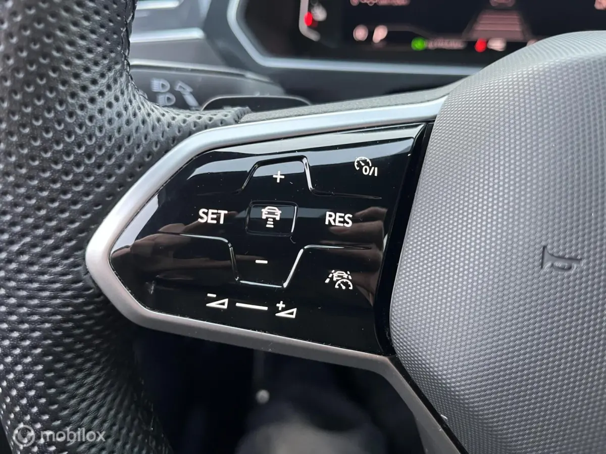 1.4 TSI eHybrid R-Line LED*PANO-DAK*TREKHAAK*