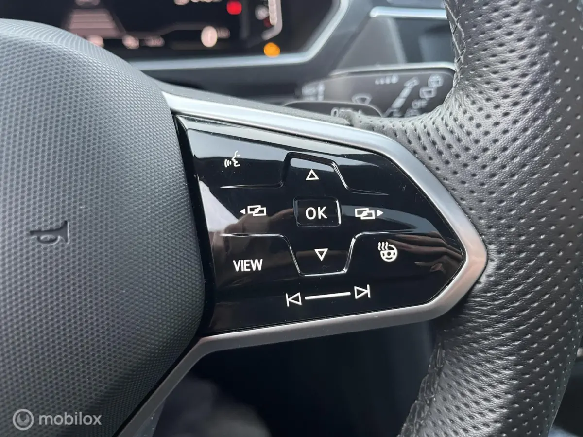 1.4 TSI eHybrid R-Line LED*PANO-DAK*TREKHAAK*