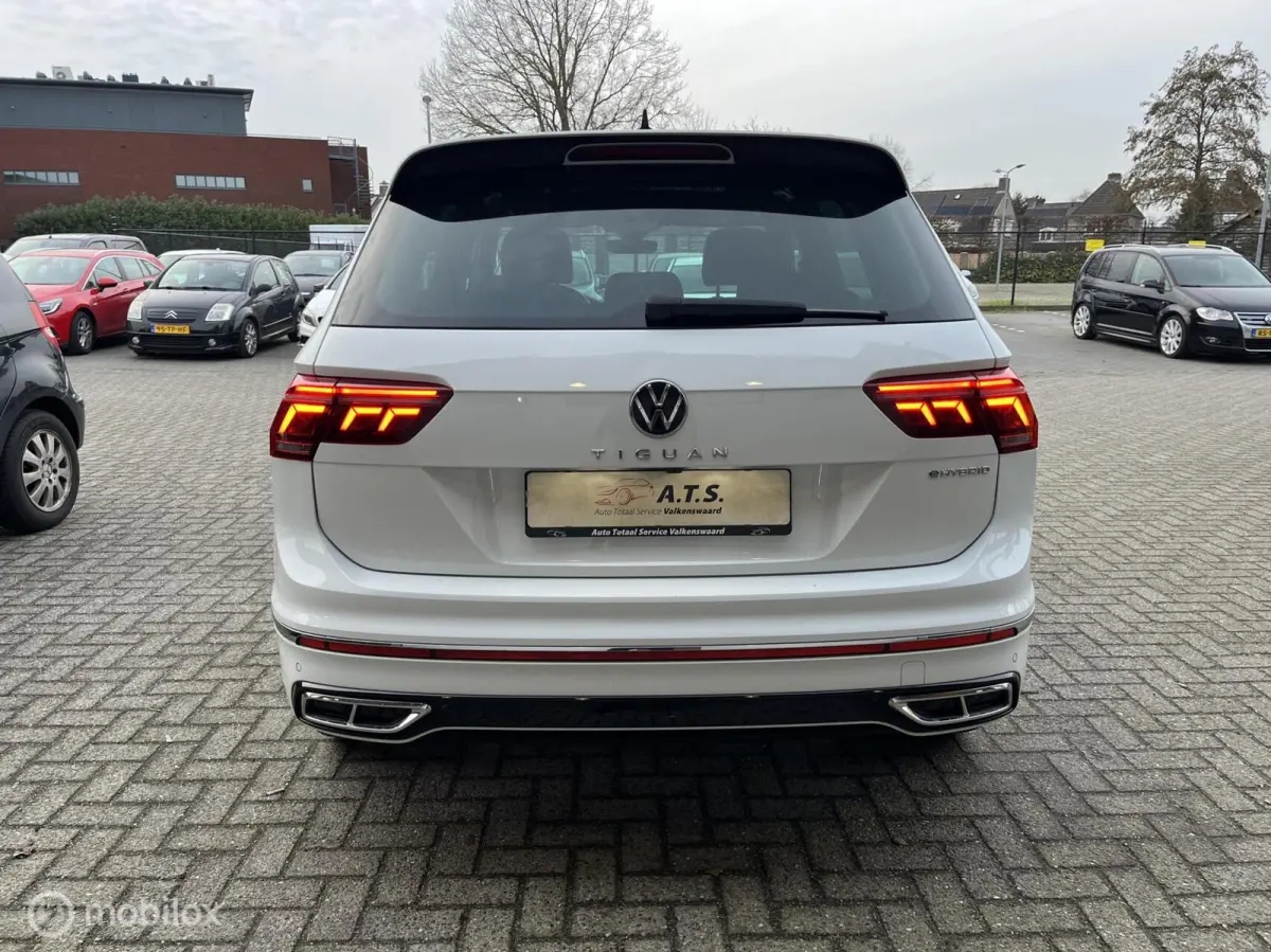 1.4 TSI eHybrid R-Line LED*PANO-DAK*TREKHAAK*