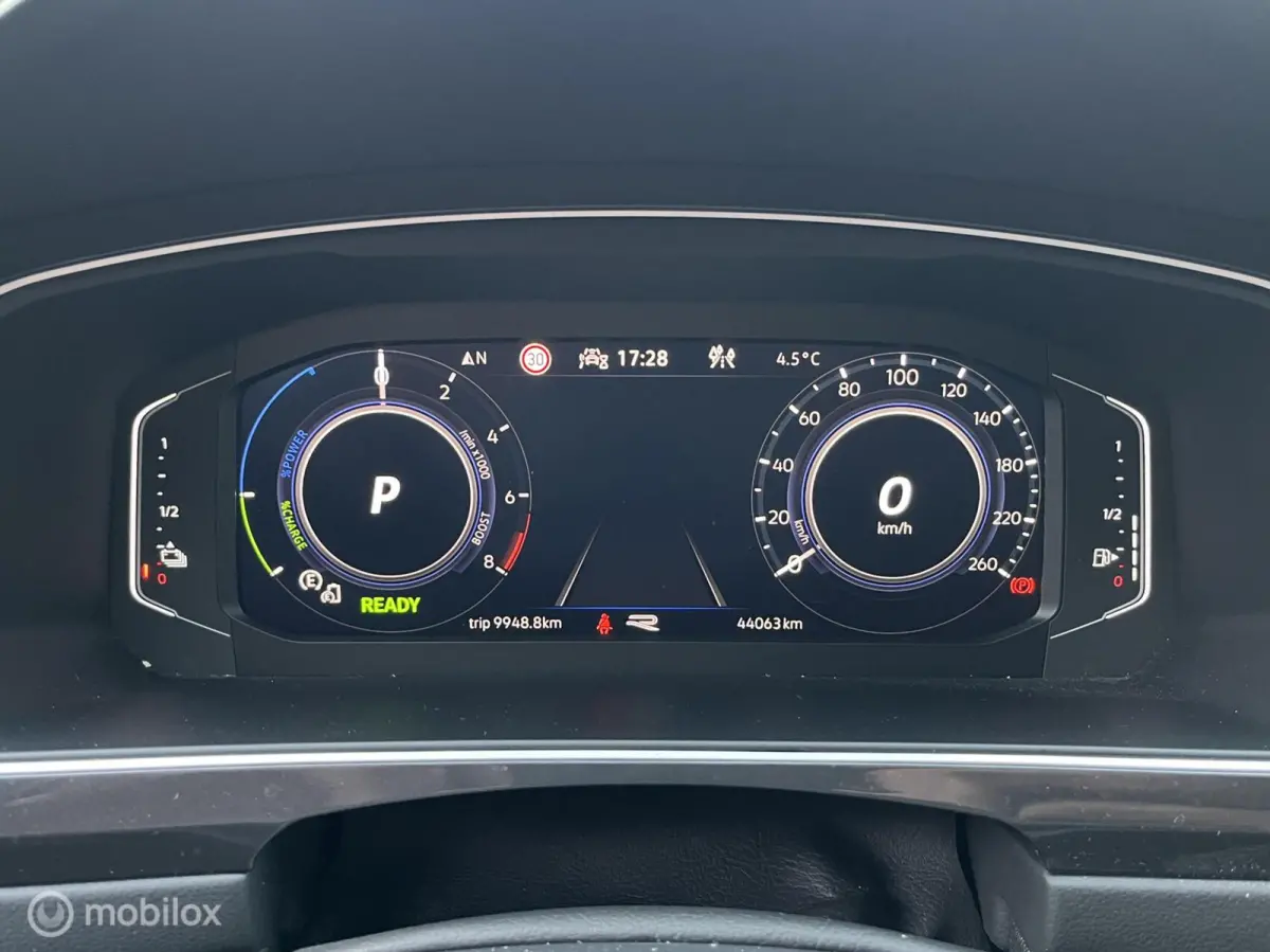 1.4 TSI eHybrid R-Line LED*PANO-DAK*TREKHAAK*