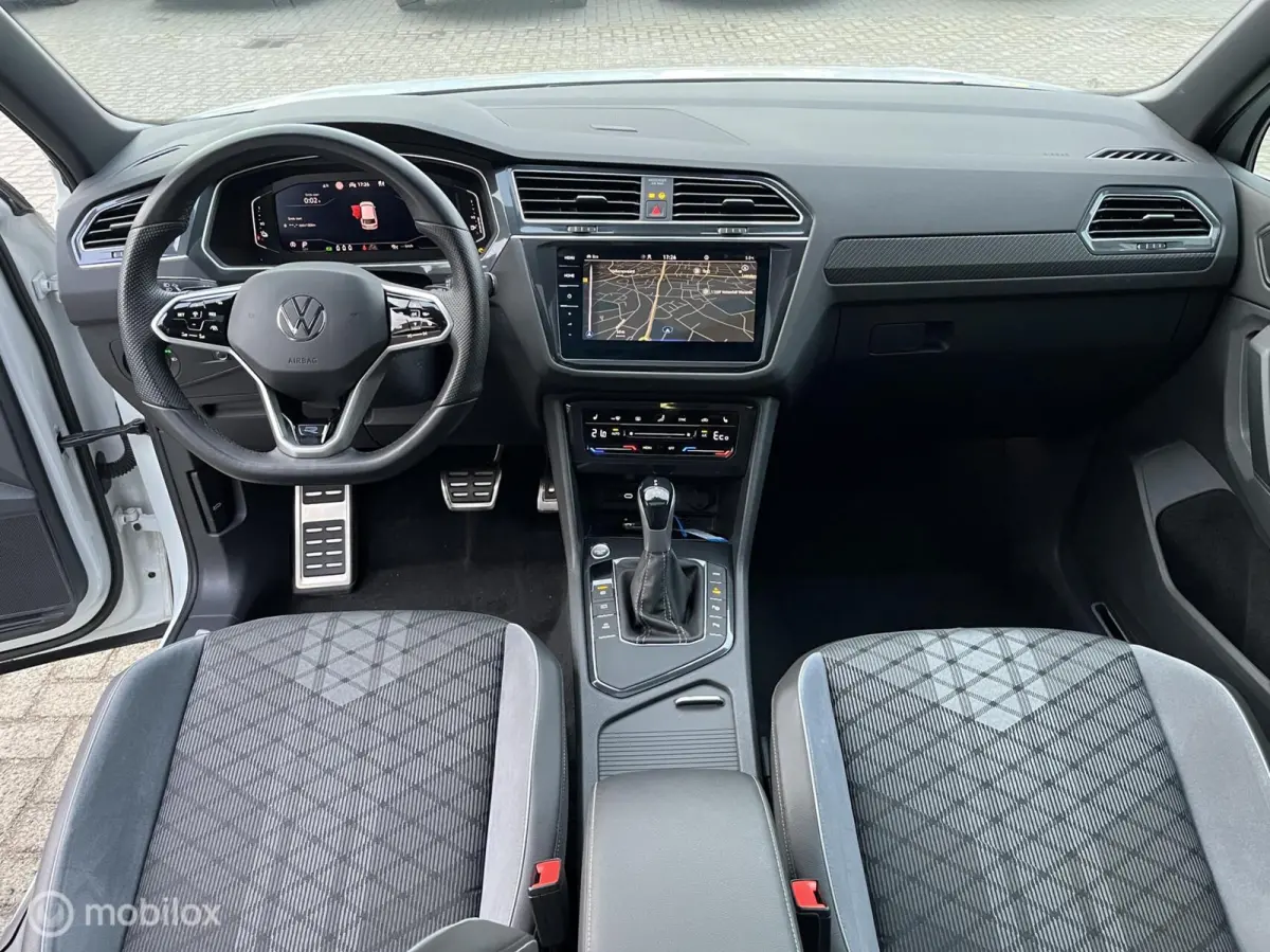 1.4 TSI eHybrid R-Line LED*PANO-DAK*TREKHAAK*