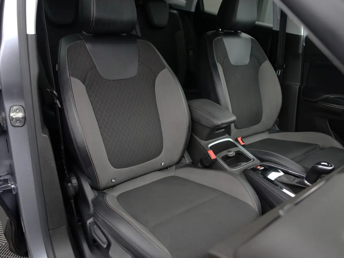 1.2 Turbo Business Elegance Aut- Two Tone, CarPlay, 360 Camera, Sfeerverlichting, Ada Cruise, Xenon Led