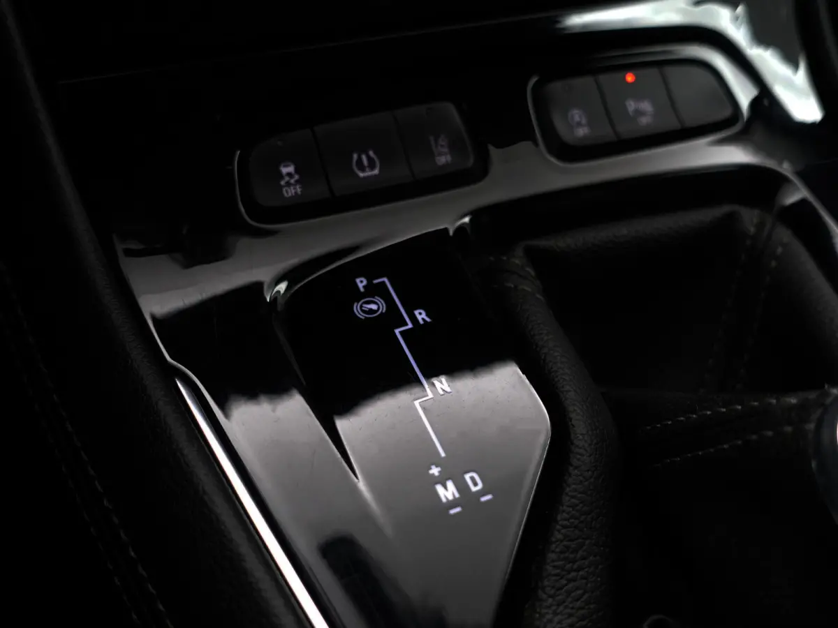 1.2 Turbo Business Elegance Aut- Two Tone, CarPlay, 360 Camera, Sfeerverlichting, Ada Cruise, Xenon Led