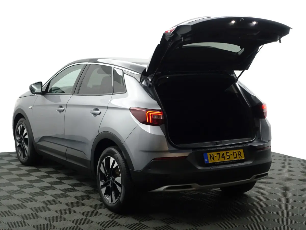 1.2 Turbo Business Elegance Aut- Two Tone, CarPlay, 360 Camera, Sfeerverlichting, Ada Cruise, Xenon Led