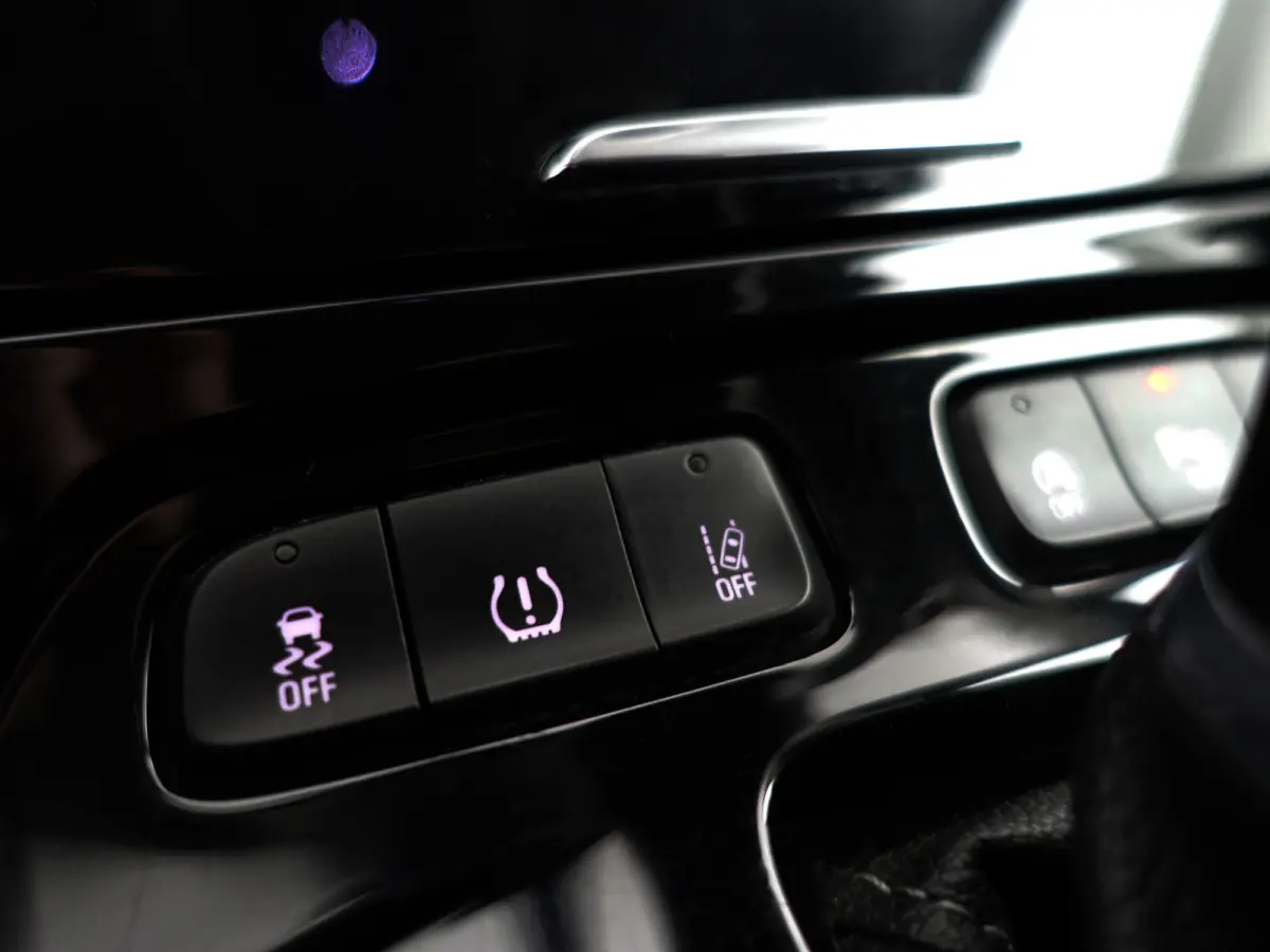 1.2 Turbo Business Elegance Aut- Two Tone, CarPlay, 360 Camera, Sfeerverlichting, Ada Cruise, Xenon Led