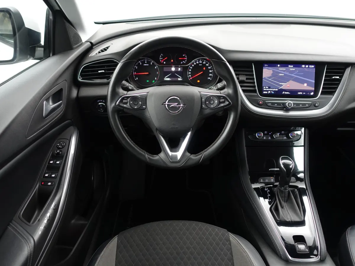 1.2 Turbo Ultimate Aut- Two Tone, Carplay, Park Assist, Lane Assist, Sfeerverlichting, Led, Sport Interieur
