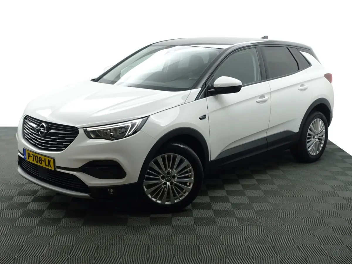 1.2 Turbo Ultimate Aut- Two Tone, Carplay, Park Assist, Lane Assist, Sfeerverlichting, Led, Sport Interieur