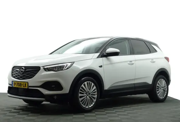 1.2 Turbo Ultimate Aut- Two Tone, Carplay, Park Assist, Lane Assist, Sfeerverlichting, Led, Sport Interieur