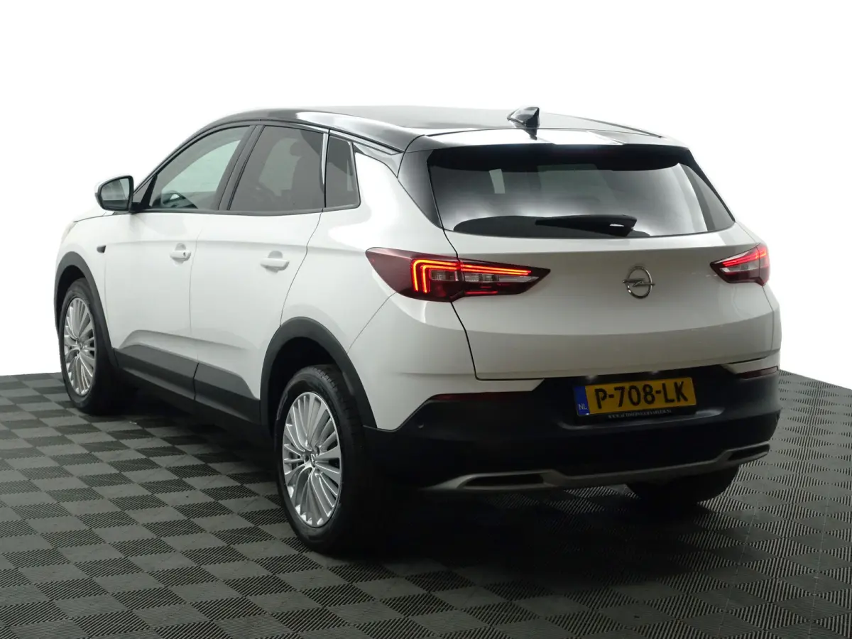 1.2 Turbo Ultimate Aut- Two Tone, Carplay, Park Assist, Lane Assist, Sfeerverlichting, Led, Sport Interieur