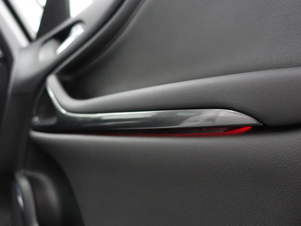 Tourer 1.4 Innovation OPC- 7 Pers, Panoramadak, Xenon Led, Stuur/Stoelverwarming, Camera, Sfeerverlichting, Sport Leder