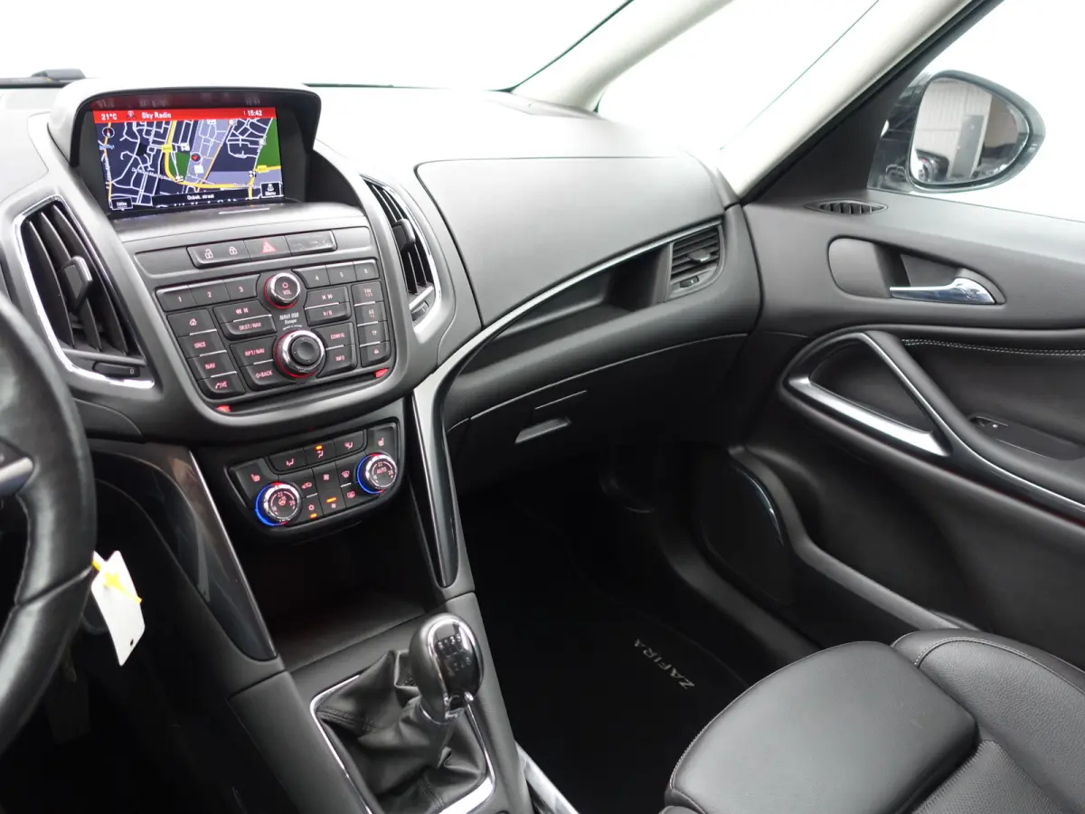 Tourer 1.4 Innovation OPC- 7 Pers, Panoramadak, Xenon Led, Stuur/Stoelverwarming, Camera, Sfeerverlichting, Sport Leder