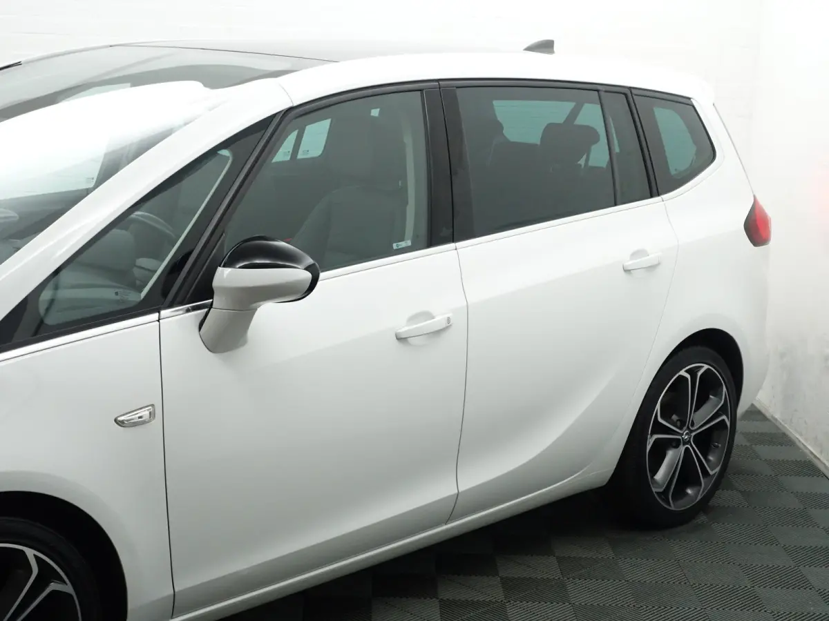 Tourer 1.4 Innovation OPC- 7 Pers, Panoramadak, Xenon Led, Stuur/Stoelverwarming, Camera, Sfeerverlichting, Sport Leder