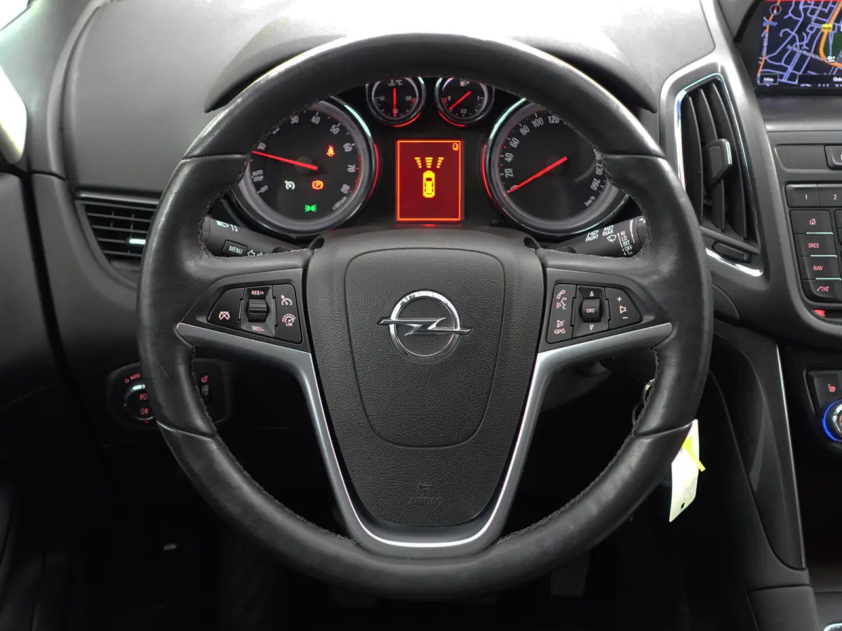 Tourer 1.4 Innovation OPC- 7 Pers, Panoramadak, Xenon Led, Stuur/Stoelverwarming, Camera, Sfeerverlichting, Sport Leder
