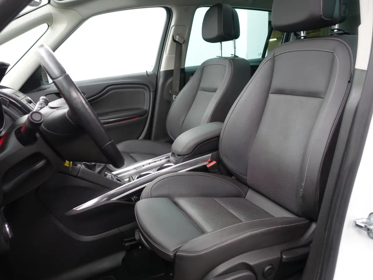 Tourer 1.4 Innovation OPC- 7 Pers, Panoramadak, Xenon Led, Stuur/Stoelverwarming, Camera, Sfeerverlichting, Sport Leder