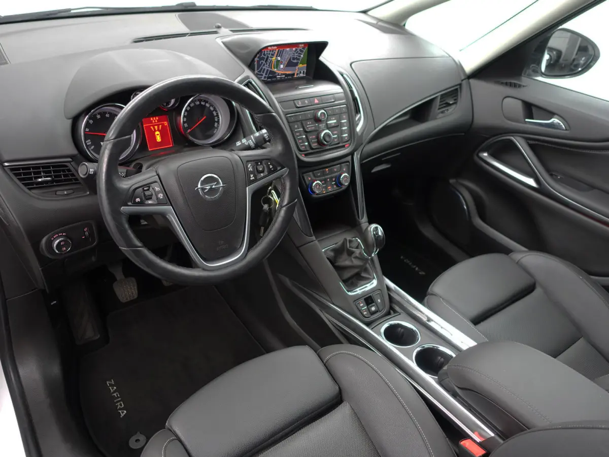 Tourer 1.4 Innovation OPC- 7 Pers, Panoramadak, Xenon Led, Stuur/Stoelverwarming, Camera, Sfeerverlichting, Sport Leder