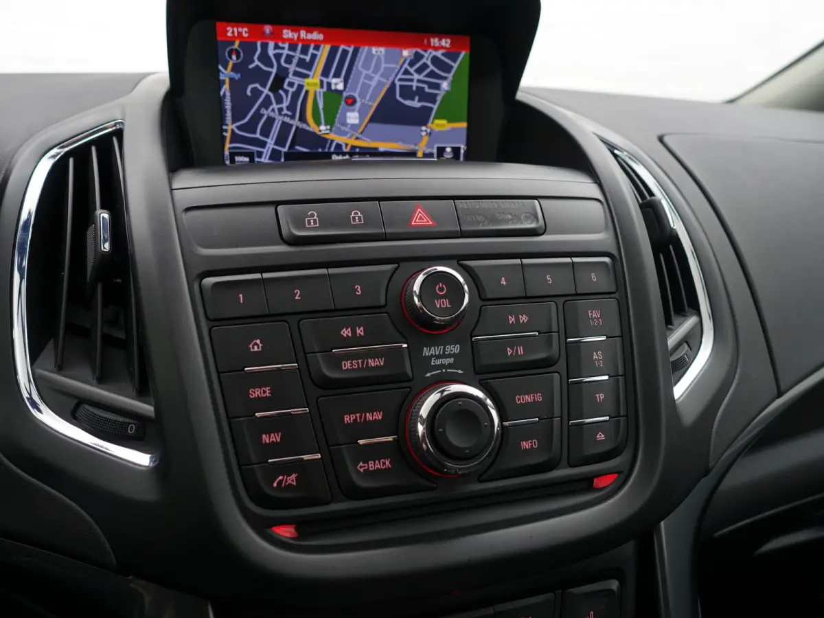 Tourer 1.4 Innovation OPC- 7 Pers, Panoramadak, Xenon Led, Stuur/Stoelverwarming, Camera, Sfeerverlichting, Sport Leder