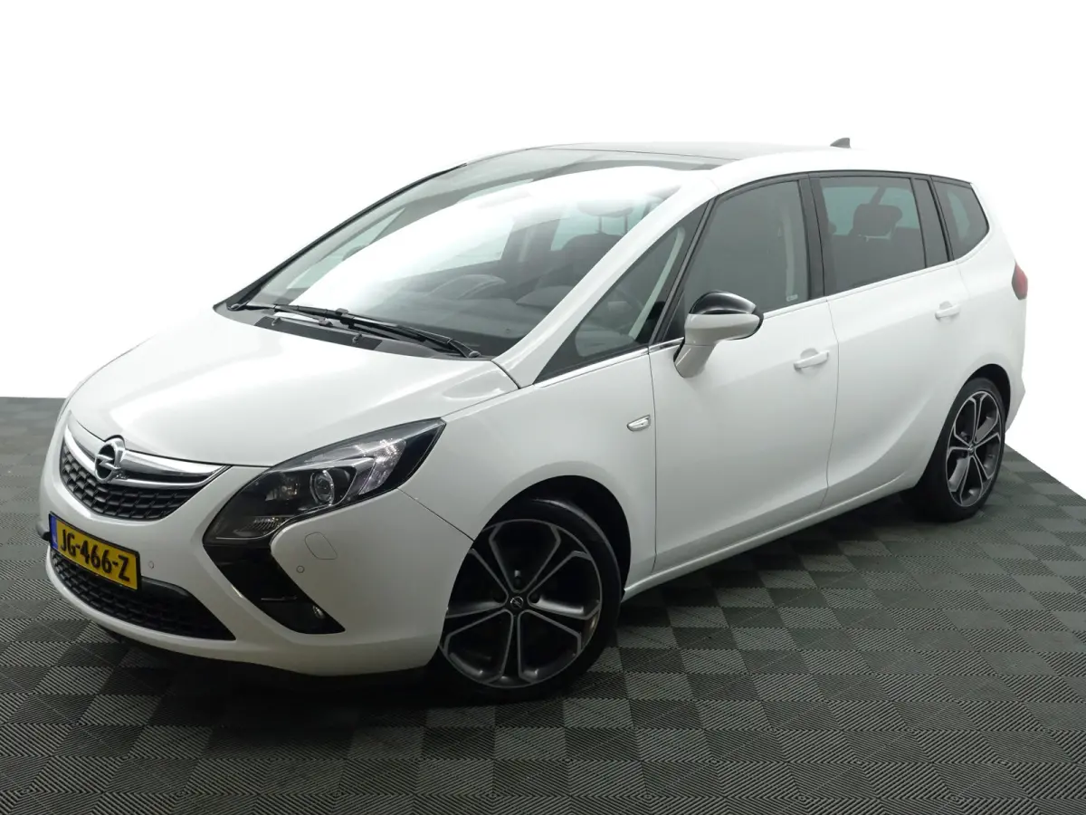 Tourer 1.4 Innovation OPC- 7 Pers, Panoramadak, Xenon Led, Stuur/Stoelverwarming, Camera, Sfeerverlichting, Sport Leder