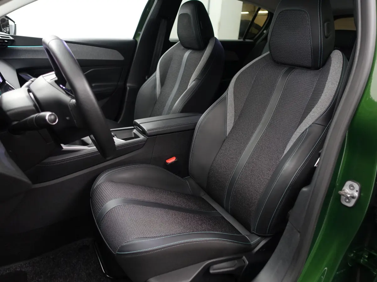 1.2 PureTech Allure Pack Business- 360 Camera, Carplay, Android Auto, Sfeerverlichting, Dual View, Virtual Cockpit