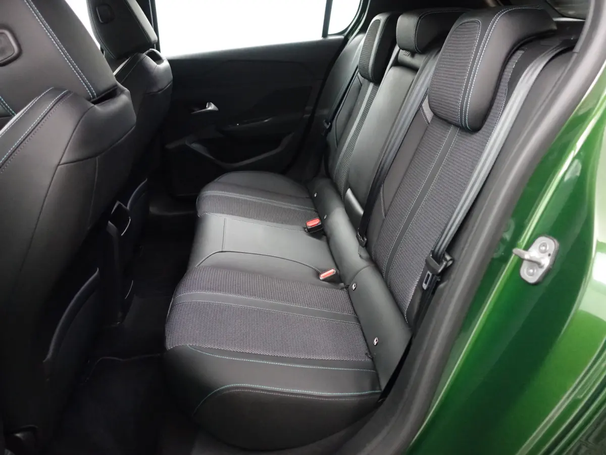 1.2 PureTech Active Pack Business- Carplay, Android Auto, Stoelverwarming, Comfort Pakket, Virtual cockpit