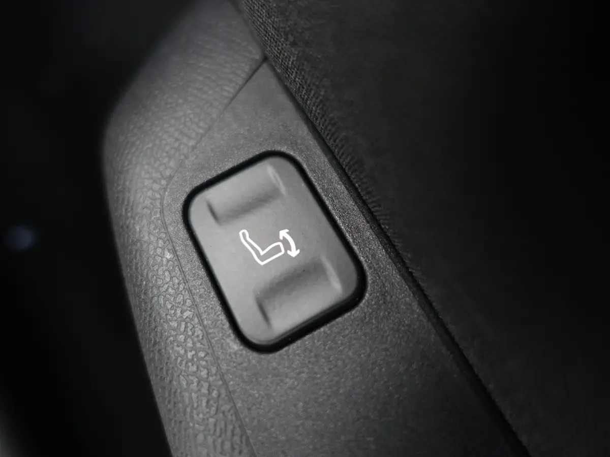 1.2 PureTech Active Pack Business- Carplay, Android Auto, Stoelverwarming, Comfort Pakket, Virtual cockpit