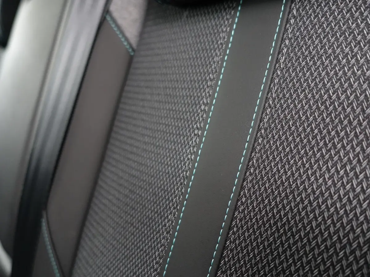 1.2 PureTech Active Pack Business- Carplay, Android Auto, Stoelverwarming, Comfort Pakket, Virtual cockpit
