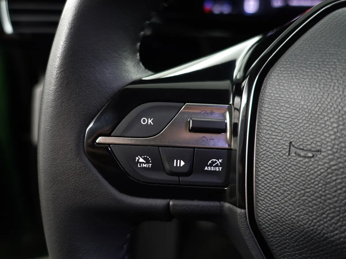 1.2 PureTech Active Pack Business- Carplay, Android Auto, Stoelverwarming, Comfort Pakket, Virtual cockpit
