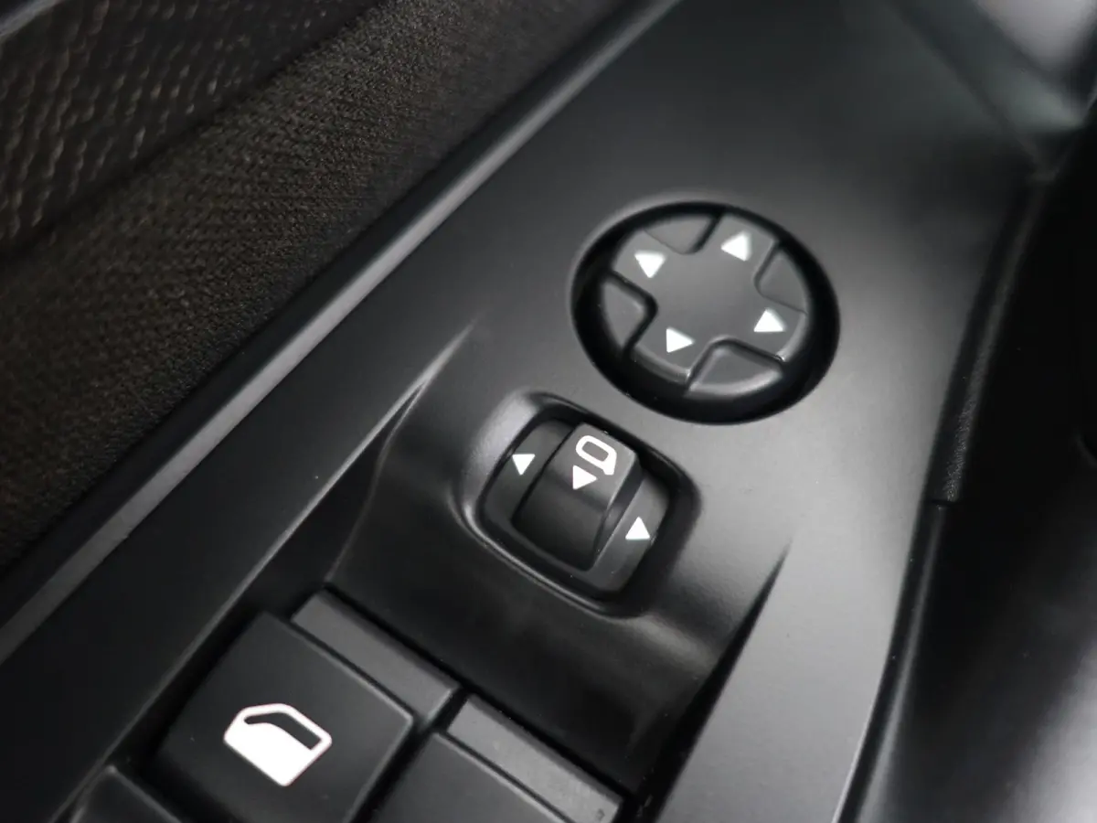 1.2 PureTech Active Pack Business- Carplay, Android Auto, Stoelverwarming, Comfort Pakket, Virtual cockpit