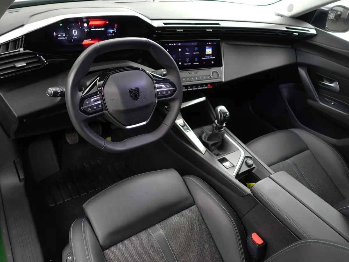 1.2 PureTech Active Pack Business- Carplay, Android Auto, Stoelverwarming, Comfort Pakket, Virtual cockpit