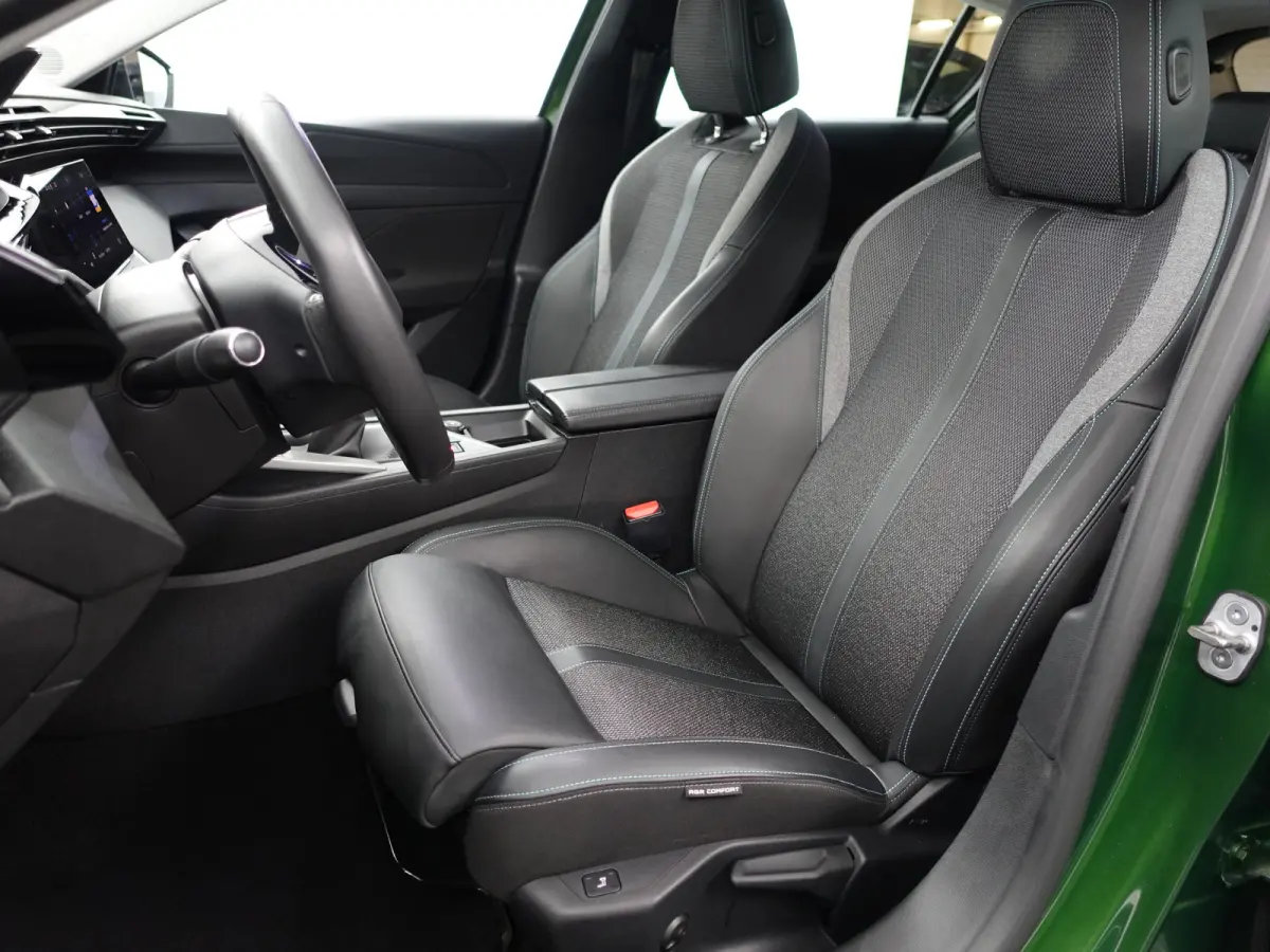 1.2 PureTech Active Pack Business- Carplay, Android Auto, Stoelverwarming, Comfort Pakket, Virtual cockpit
