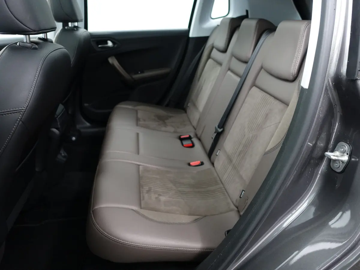 1.2 PureTech Féline- Panoramadak, Xenon Led, Dynamic Select, Trekhaak, Privacy Glass