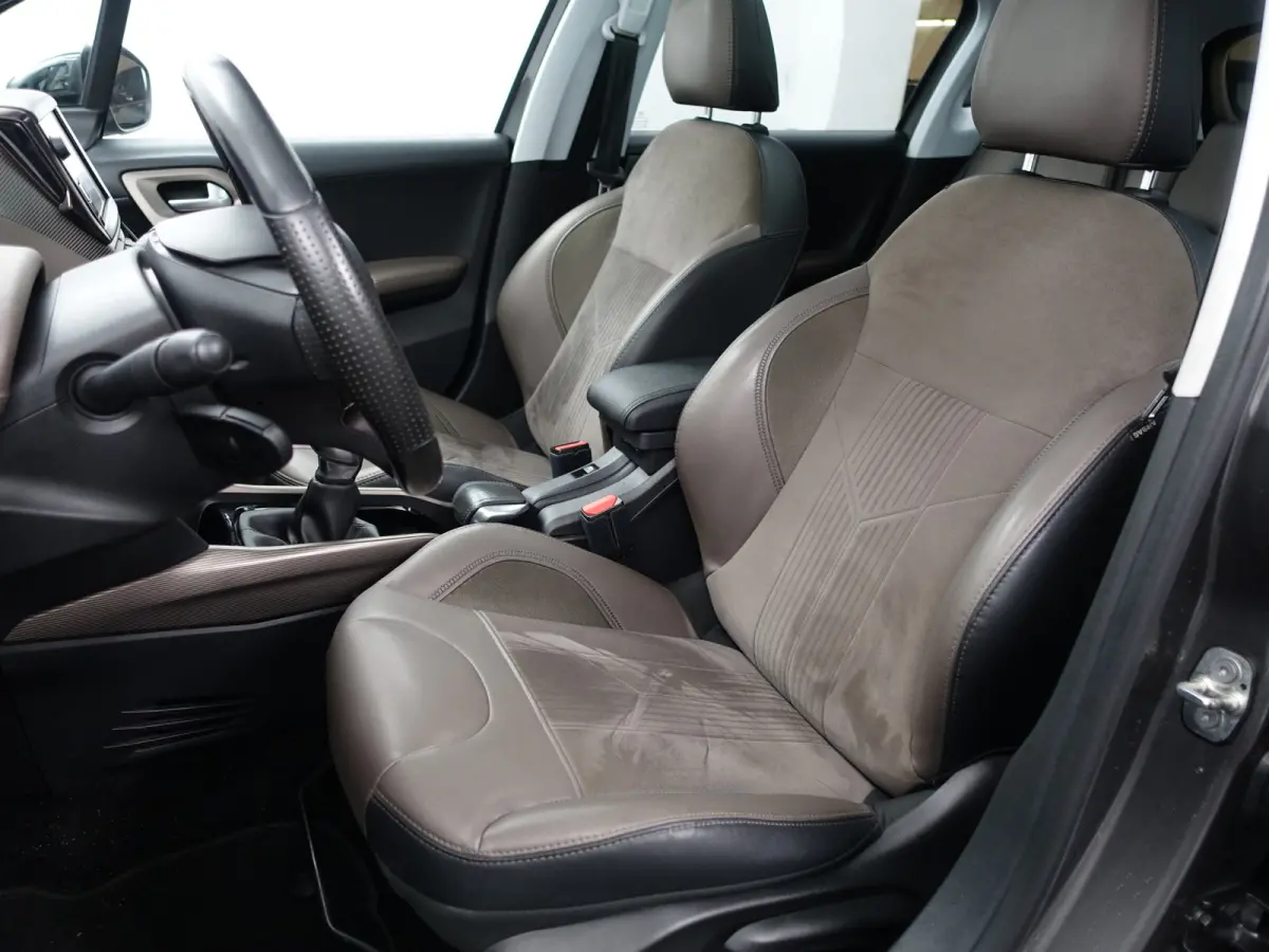 1.2 PureTech Féline- Panoramadak, Xenon Led, Dynamic Select, Trekhaak, Privacy Glass