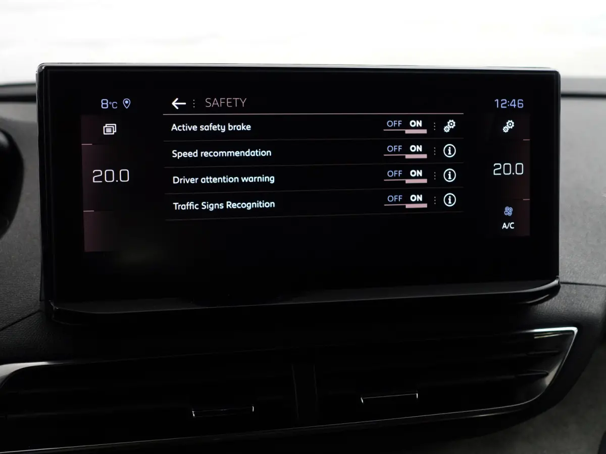 1.2 PureTech GT Pack Business Aut- Two Tone, Sfeerverlichting, Carplay, Android Auto, Premium Xenon Led