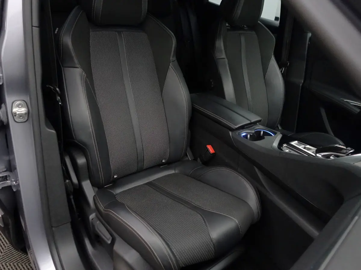 1.2 PureTech GT Pack Business Aut- Two Tone, Sfeerverlichting, Carplay, Android Auto, Premium Xenon Led