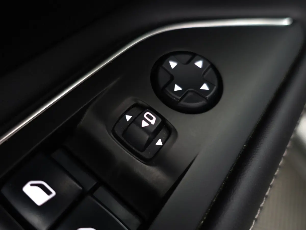 1.2 PureTech Allure- Sport Leder Interieur, Carplay, Android Auto, Sfeerverlichting, Xenon Led, 360 Camera