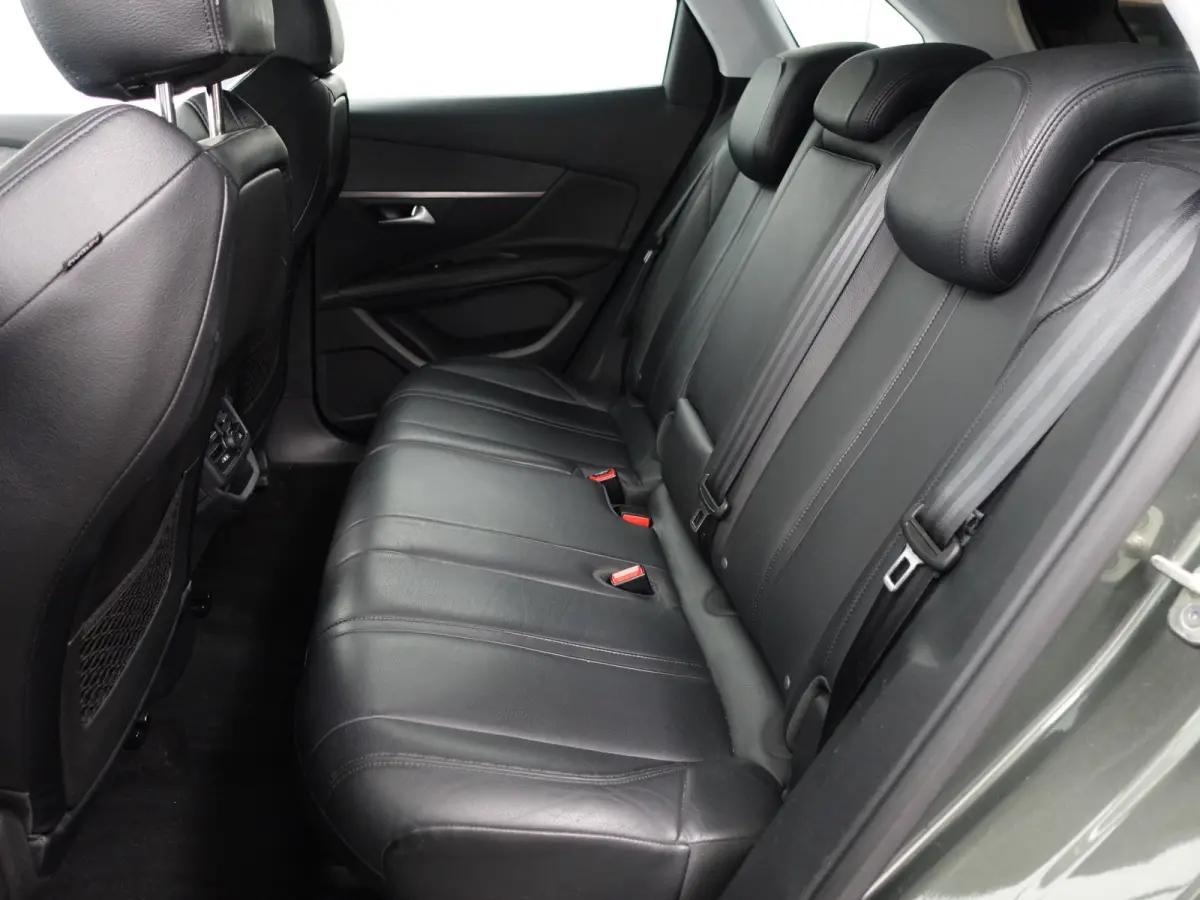 1.2 PureTech Allure- Sport Leder Interieur, Carplay, Android Auto, Sfeerverlichting, Xenon Led, 360 Camera