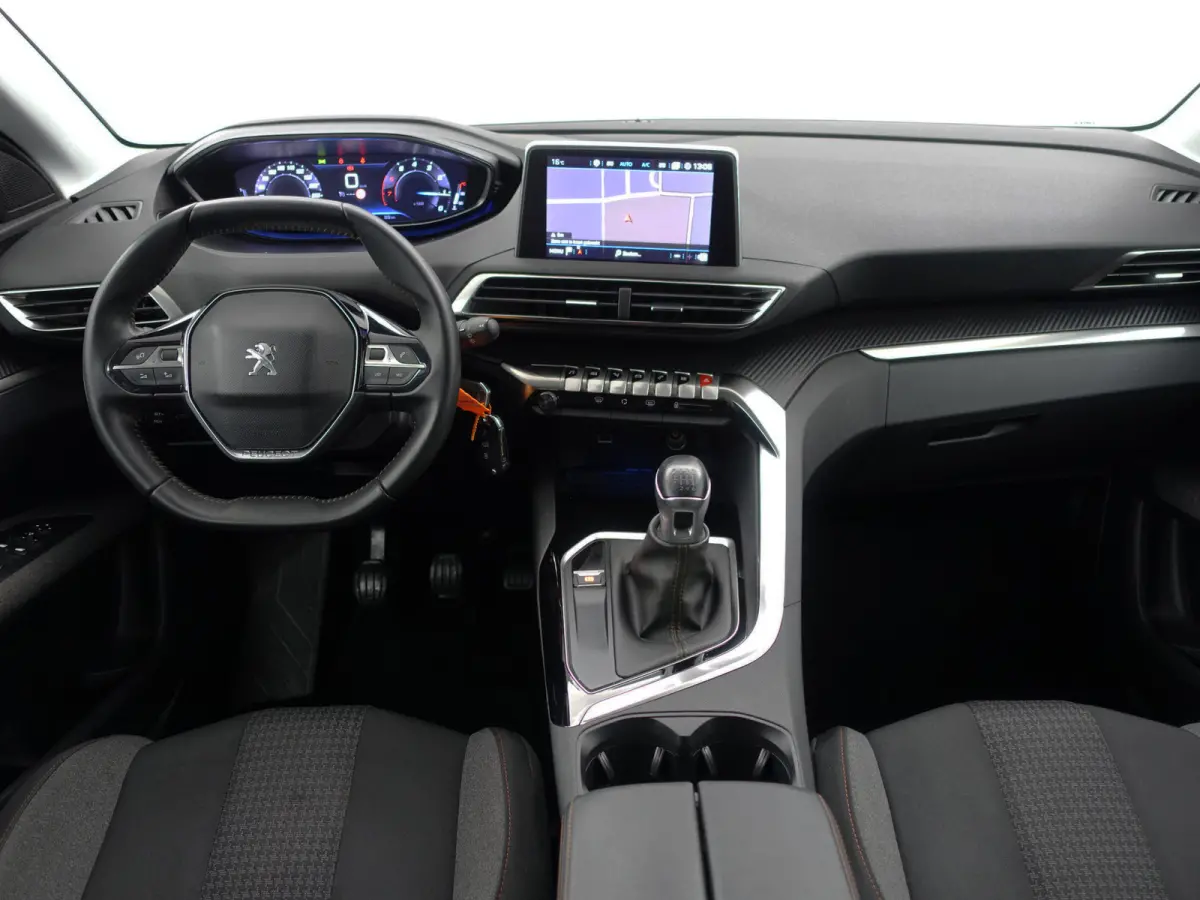 1.2 PureTech GT Premium- Design Colour, CarPlay, Park Assist, Led, Carbon, Lane Assist, Privacy Glass