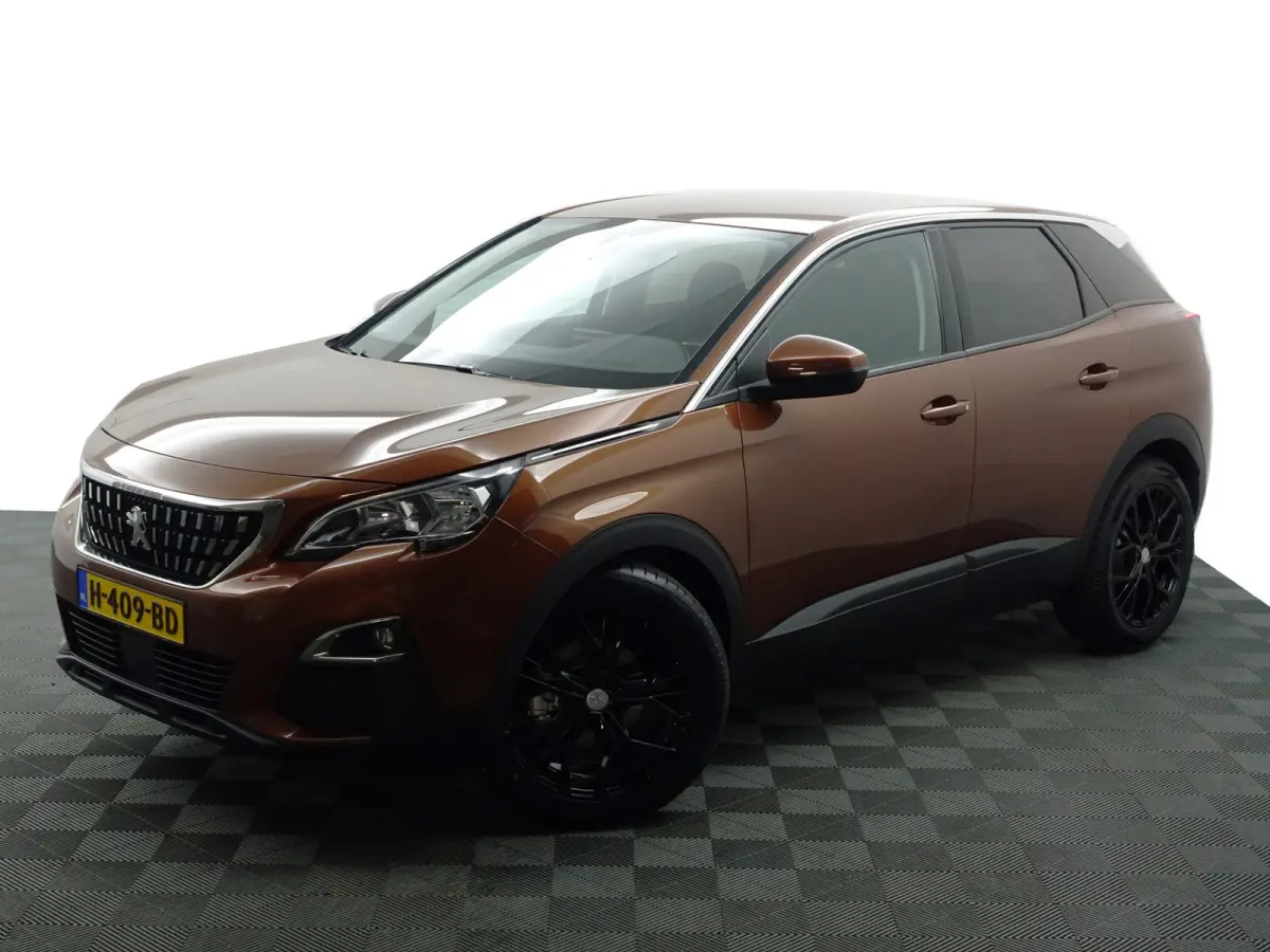 1.2 PureTech GT Premium- Design Colour, CarPlay, Park Assist, Led, Carbon, Lane Assist, Privacy Glass