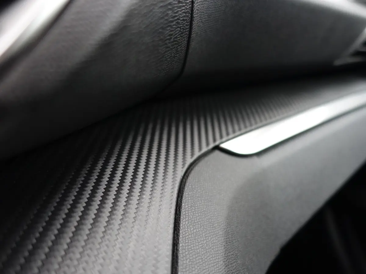 1.2 PureTech GT Premium- Design Colour, CarPlay, Park Assist, Led, Carbon, Lane Assist, Privacy Glass